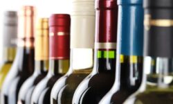 La hausse de la taxe sur l&rsquo;alcool peut-elle aggraver le marché illicite en Afrique du Sud ?