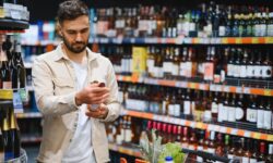 La pression subie par les ménages américains menace les dépenses en vin, bière et spiritueux