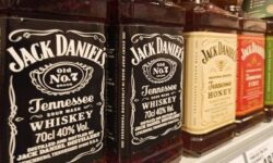 Les spiritueux Jack Daniel&rsquo;s resteront hors des rayons dans la plupart des provinces canadiennes